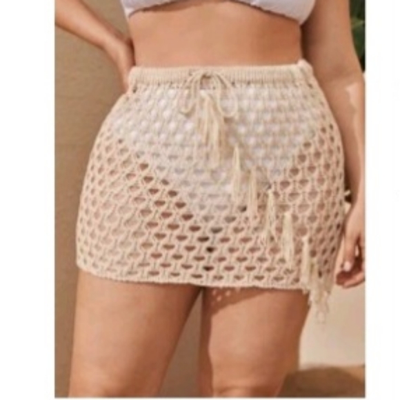 SHEIN Other - Plus Tassel Charm Crochet Cover Up Skirt Size 3X LIKE NEW WORN ONCE